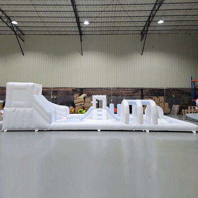 Campo de obstáculos externo de PVC branco unisex Inflável Equipamento de brincadeira para crianças Slide de água inflável com piscina