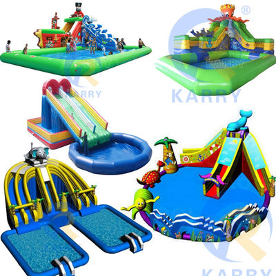 Parque aquático inflável personalizável Parque aquático móvel com capacidade máxima de 100-500 kg