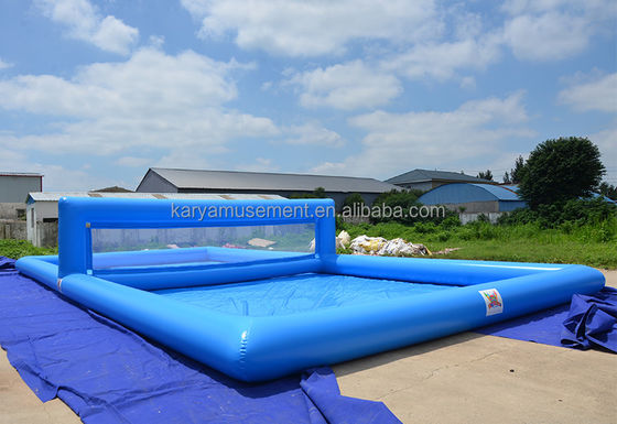 Experimente a divertida piscina comercial de voleibol inflável com acessórios incluídos