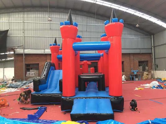 Curso de obstáculos e escorrega para salto inflável