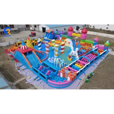 5-10 Crianças permitem parque aquático inflável no Resort Hotel para diversão e emoção