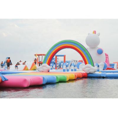 Liberte a sua criança interior Parque aquático inflável de unicórnio colorido para toda a família