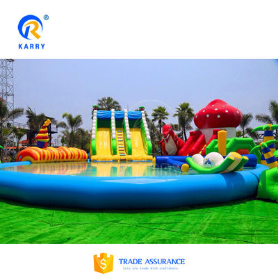 Experimente a emoção do nosso parque aquático inflável perfeito para aluguer de festas para adultos