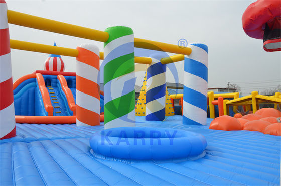 Experimente a emoção do nosso parque aquático inflável perfeito para aluguer de festas para adultos