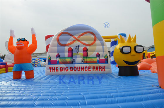 Experimente a emoção do nosso parque aquático inflável perfeito para aluguer de festas para adultos