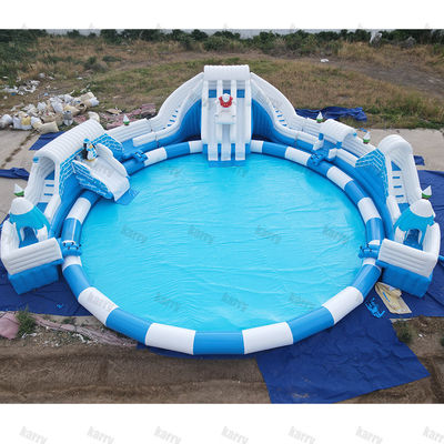 Capacidade máxima 100-500 kg Grande parque aquático inflável do Reino das Neves com piscina e escorregas