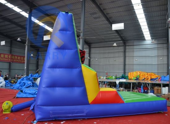 5-10 Passageiros autorizados a subir a uma parede inflável de PVC para jogos interativos ao ar livre