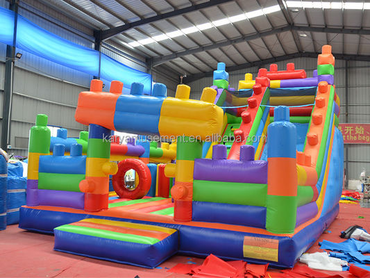 Colorido Slide inflável para crianças Blocos de construção Combinação Slide de salto para adultos