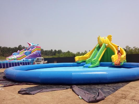 Projeto de escorregador e piscina de água infláveis duráveis para entretenimento infantil