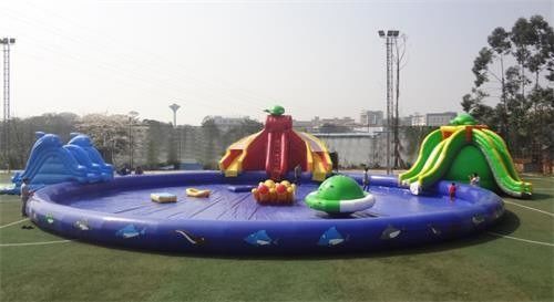 Projeto de escorregador e piscina de água infláveis duráveis para entretenimento infantil