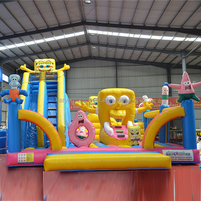 Trampolim inflável para crianças com certificação CE/EN71/EN14960 e castelo Bob Esponja