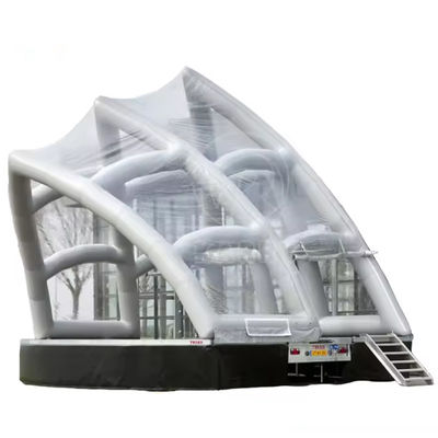 Tenda inflável ao ar livre na Ópera de Sydney com design branco e acessórios incluídos