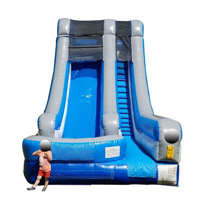 Deslizamento de água comercial inflável de PVC azul com piscina e design emocionante