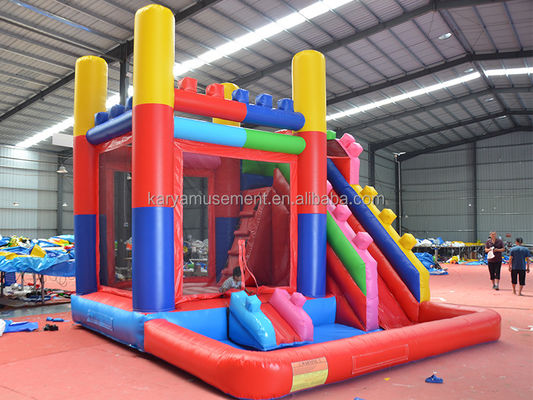 14 anos de idade, personalizar aceito tema bloco de construção vermelho castelo salto com escorrega e grande piscina de água parque de diversões PVC