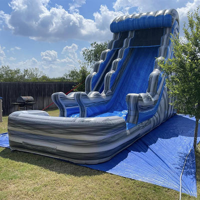 Aluguer comercial ao ar livre Slide aquático cinza de mármore PVC azul com piscina e salto de salto