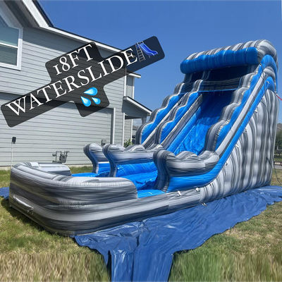 Aluguer comercial ao ar livre Slide aquático cinza de mármore PVC azul com piscina e salto de salto