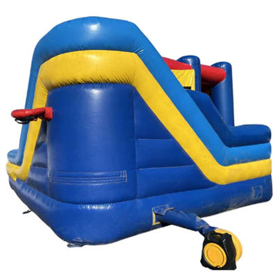 Casa de salto inflável de trampolim infantil com obstáculo de escorrega e piscina de salto