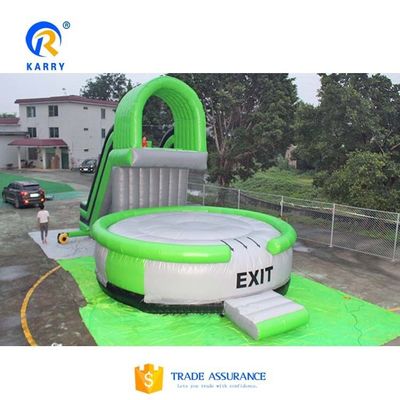 Deslizamento de ar verde com estilo de trampolim Caída livre Salto de acrobacia Saco de ar inflável