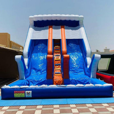 Equipamento de parque aquático inflável de cores personalizadas com piscina grande e dois slides largos