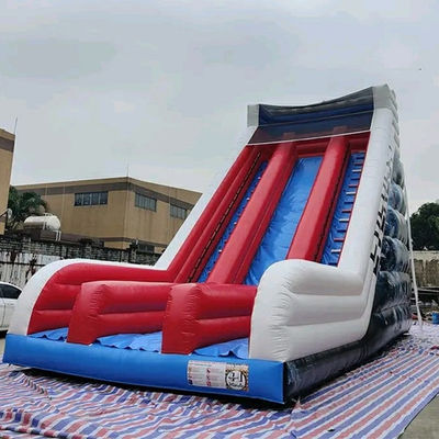 Entretenimento ao ar livre Must-Have Red Spiderman Slide inflável com 2 escadas