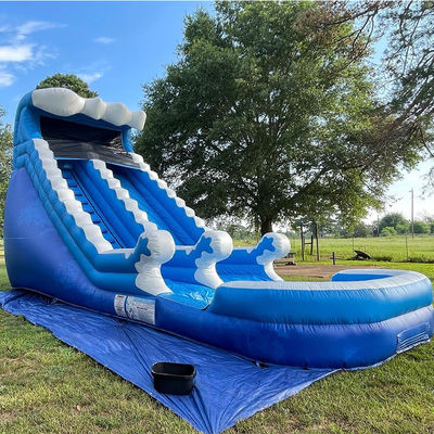 Logotipo personalizado Parque aquático inflável de verão com escorrega de água de ondas azuis
