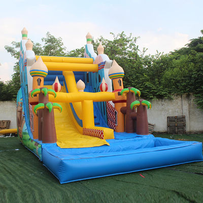 Capacidade máxima 100-500 kg Castelo inflável com escorrega molhada para piscina de água interna