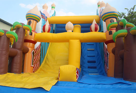 Capacidade máxima 100-500 kg Castelo inflável com escorrega molhada para piscina de água interna
