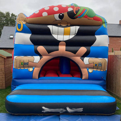 Versão personalizada do Q Pirata Capitão Bounce House Castelo para diversão unisex interior e exterior