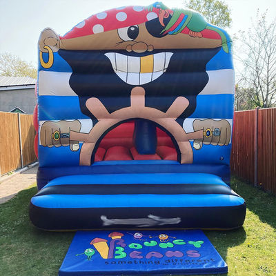 Versão personalizada do Q Pirata Capitão Bounce House Castelo para diversão unisex interior e exterior