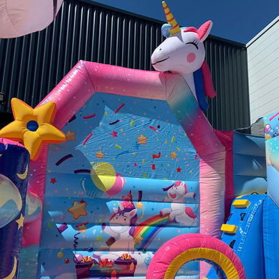 PVC comercial Jogos de trampolim para crianças Rainbow Unicorn Cidade inflável divertida com escorrega