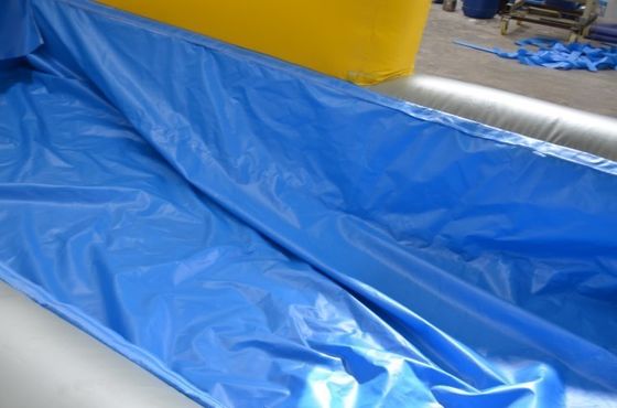 Parque aquático comercial inflável com escorrega extra longa e piscina combinada inflável
