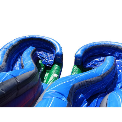 Jardim de fundo divertida grande escorrega de água inflável com duas faixas de deslizamento molhado e 0,55 mm Plato PVC