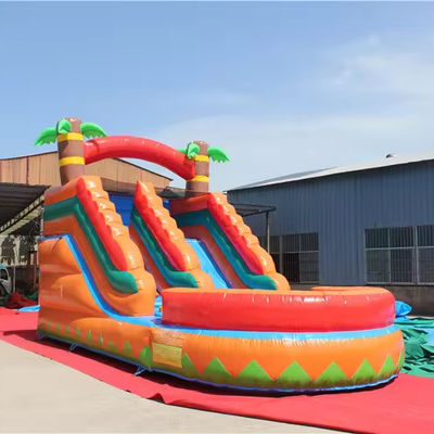 Aluguer comercial de deslizamento de água inflável com piscina