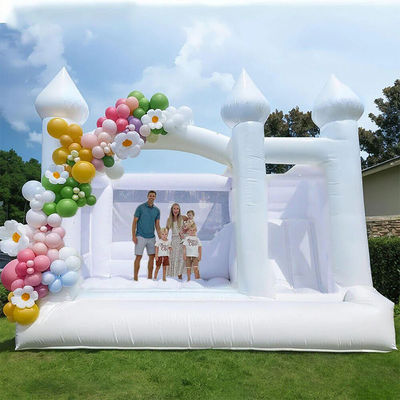 Casa ou Negócios Castelo inflável branco Trampolim de salto com opções personalizáveis