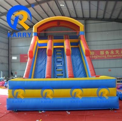 2023 Piscina combinada de deslizamento de água quente ao ar livre com design rotativo de dupla faixa e material PVC