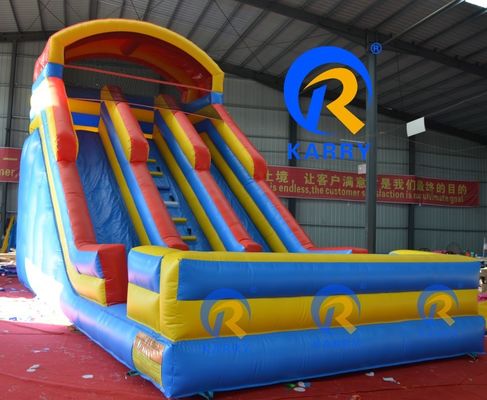 2023 Piscina combinada de deslizamento de água quente ao ar livre com design rotativo de dupla faixa e material PVC