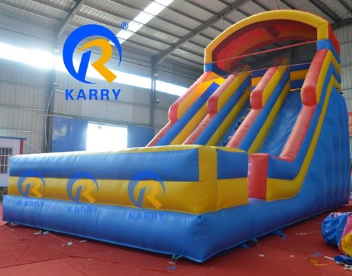 2023 Piscina combinada de deslizamento de água quente ao ar livre com design rotativo de dupla faixa e material PVC