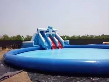 Grande piscina inflável casa de salto castelo de salto com sopro e escorrega de água inflável
