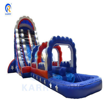 Obtenha o melhor de ambos os mundos com o nosso grande deslizamento de água inflável e castelo salto
