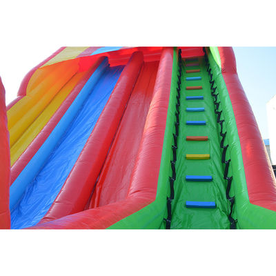 Verão Must-Have Slide de água inflável multicolor com piscina e zip line OEM aceitável