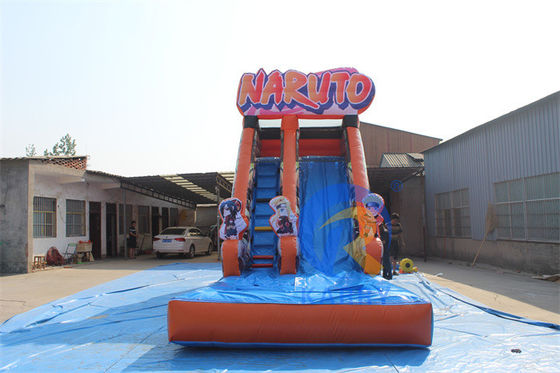 Equipamento inflável de PVC comercial Personagens de anime de sangue quente Deslizamento de água com piscina