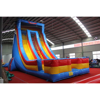Capacidade máxima 100-500 kg Slide de água comercial inflável com piscina e dupla pista