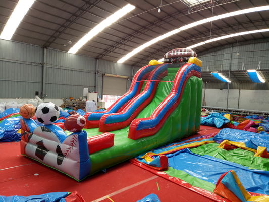 Jogos esportivos de basquete inflável comercial Slide de piscina aquática para crianças e adultos