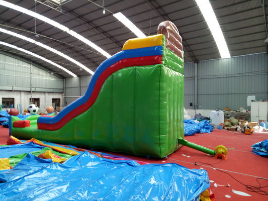 Jogos esportivos de basquete inflável comercial Slide de piscina aquática para crianças e adultos