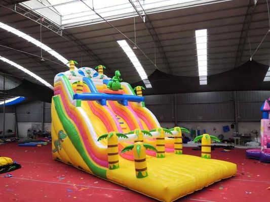 Parque de diversões comercial Desenho de escorrega aquática Floresta tropical inflável com casa de salto