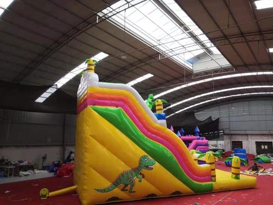 Parque de diversões comercial Desenho de escorrega aquática Floresta tropical inflável com casa de salto