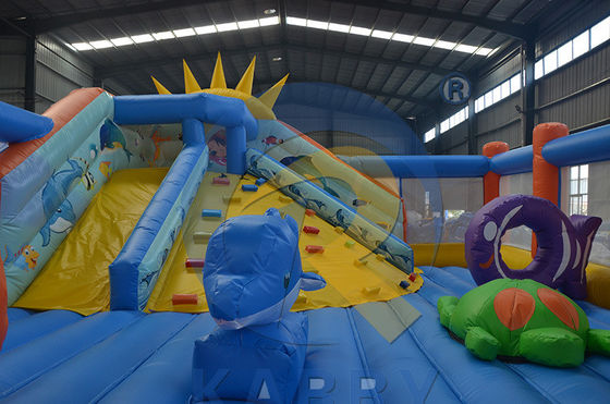 Combo de escorregador de PVC portátil com curso de obstáculos e parede de escalada inflável