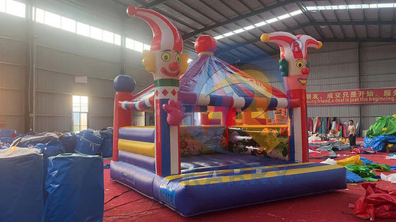 Faixa etária 5-7 anos Bomba de doces Castelo de salto com pequeno deslizamento e obstáculo