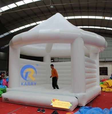 Cama de salto de trampolim de casamento inflável branco personalizado 4 * 4m para salto de festa de adultos