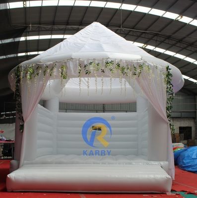 Cama de salto de trampolim de casamento inflável branco personalizado 4 * 4m para salto de festa de adultos